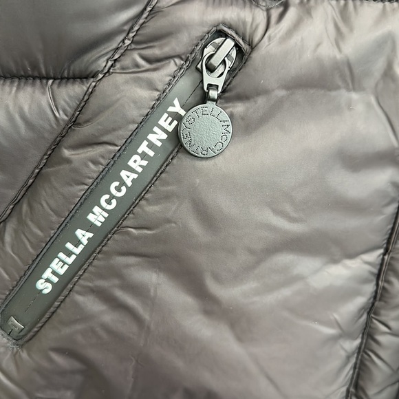 Stella Mccartney Black Down Jacket With
Multicolored Band On The Back - Picture 8 of 16